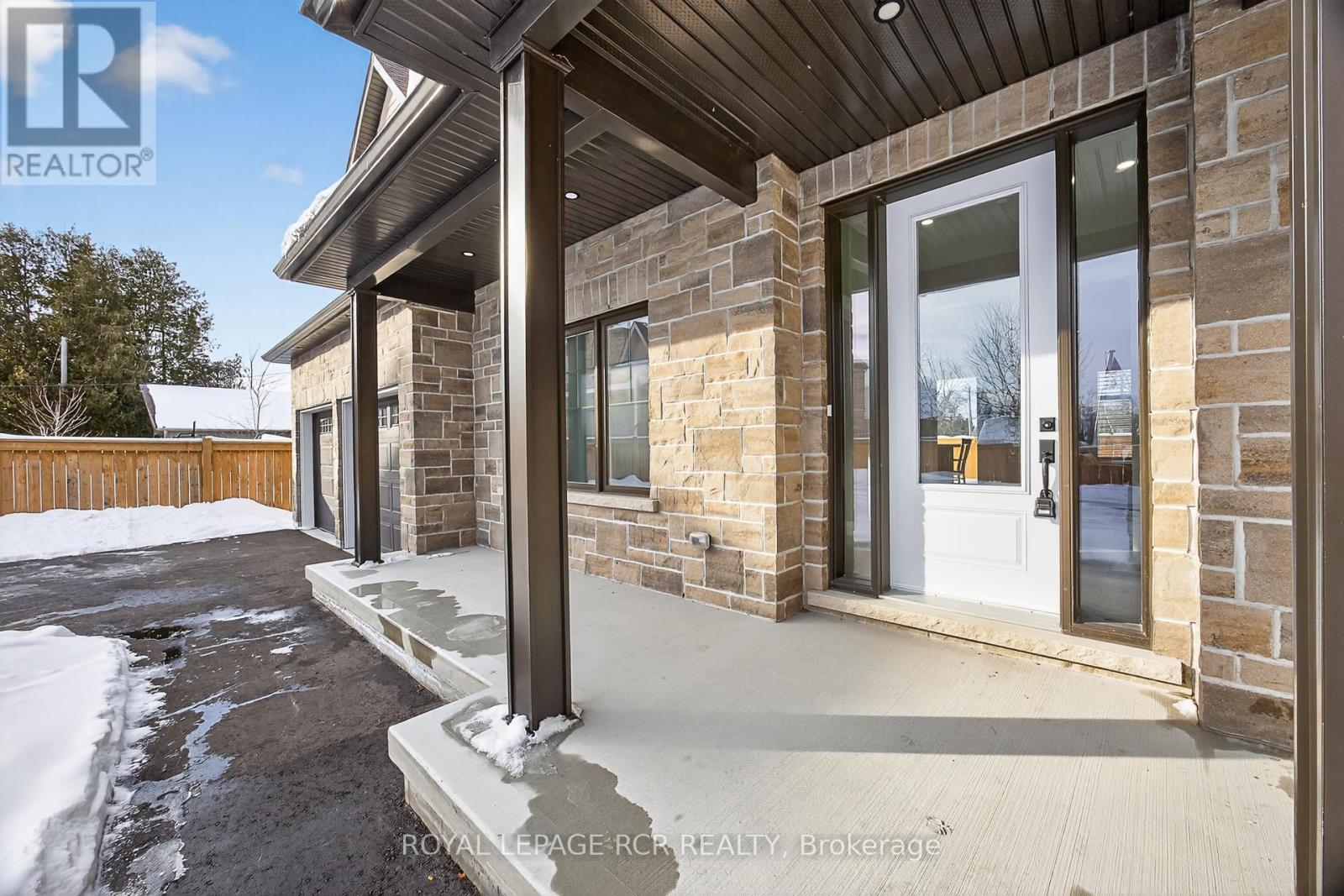 28 St. George Street, Georgina, Ontario  L0E 1L0 - Photo 6 - N12767688