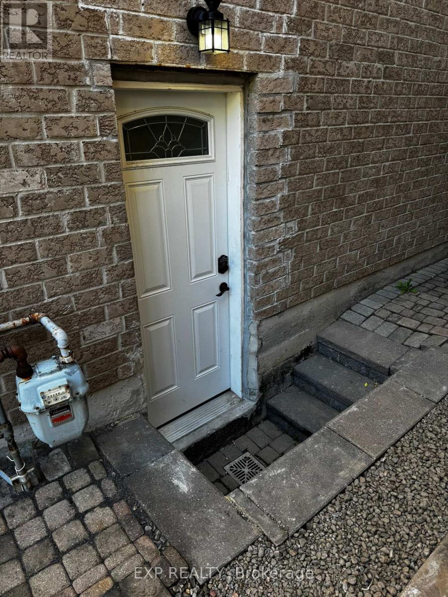 BASEMENT - 16 WELLSPRING AVENUE, Richmond Hill, Ontario