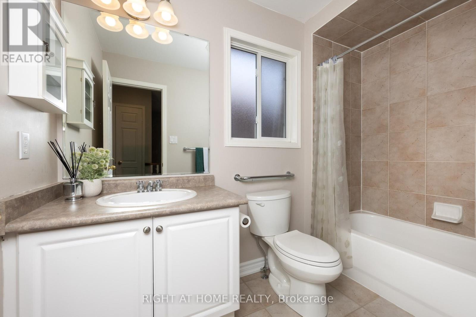 68 Rideau Drive, Richmond Hill, Ontario  L4B 4P3 - Photo 28 - N12767780