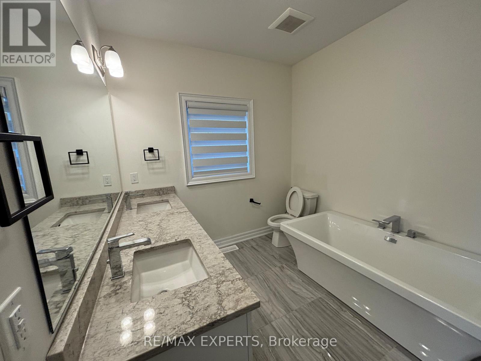 13 Ballantyne Boulevard, Vaughan (Vellore Village), Ontario  L4L 1A6 - Photo 38 - N12740176