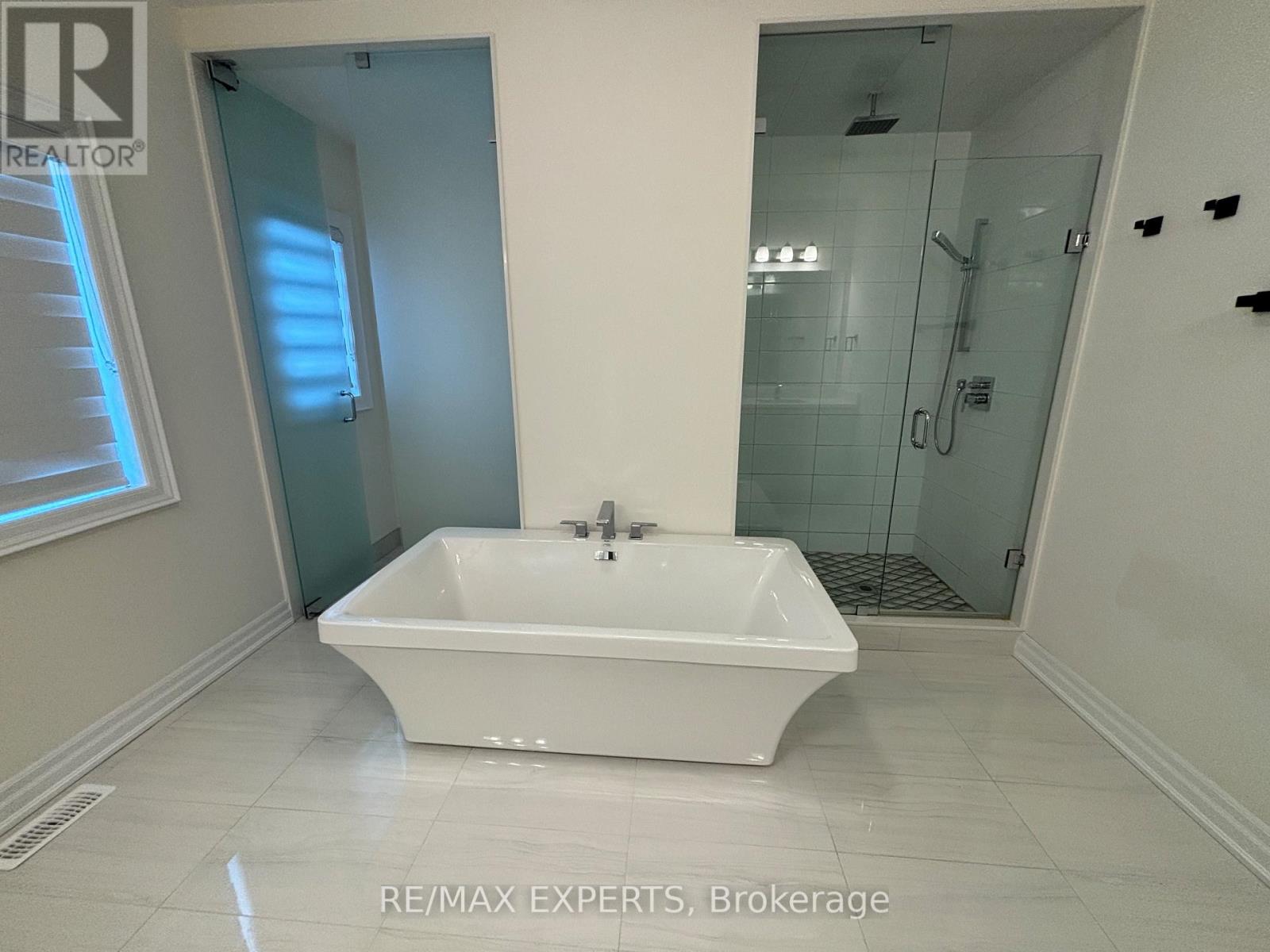 13 Ballantyne Boulevard, Vaughan (Vellore Village), Ontario  L4L 1A6 - Photo 24 - N12740176