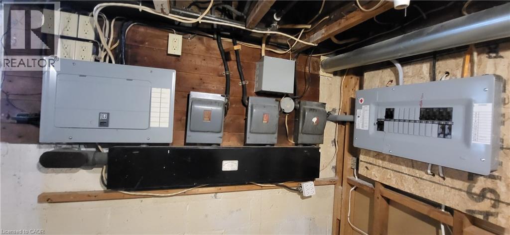 22 Kennedy Street, Welland, Ontario  L3B 3R6 - Photo 3 - 40803407