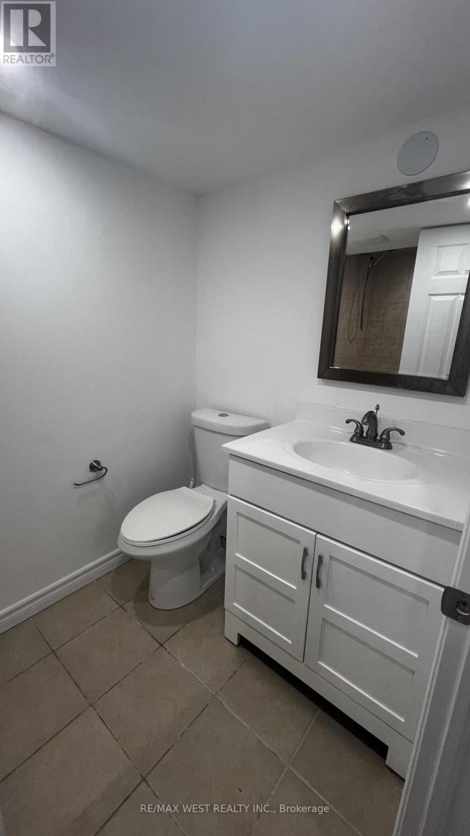 138 Armitage Drive, Newmarket (Central Newmarket), Ontario  L3Y 5L7 - Photo 10 - N12747482