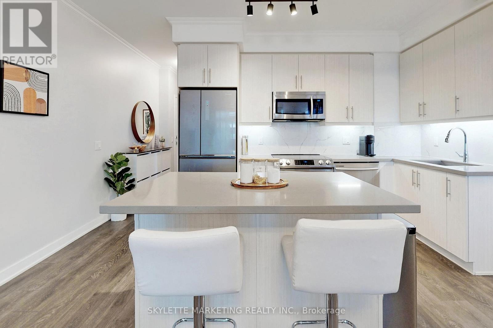 410 - 75 Oneida Crescent, Richmond Hill, Ontario  L4B 0H3 - Photo 10 - N12767668