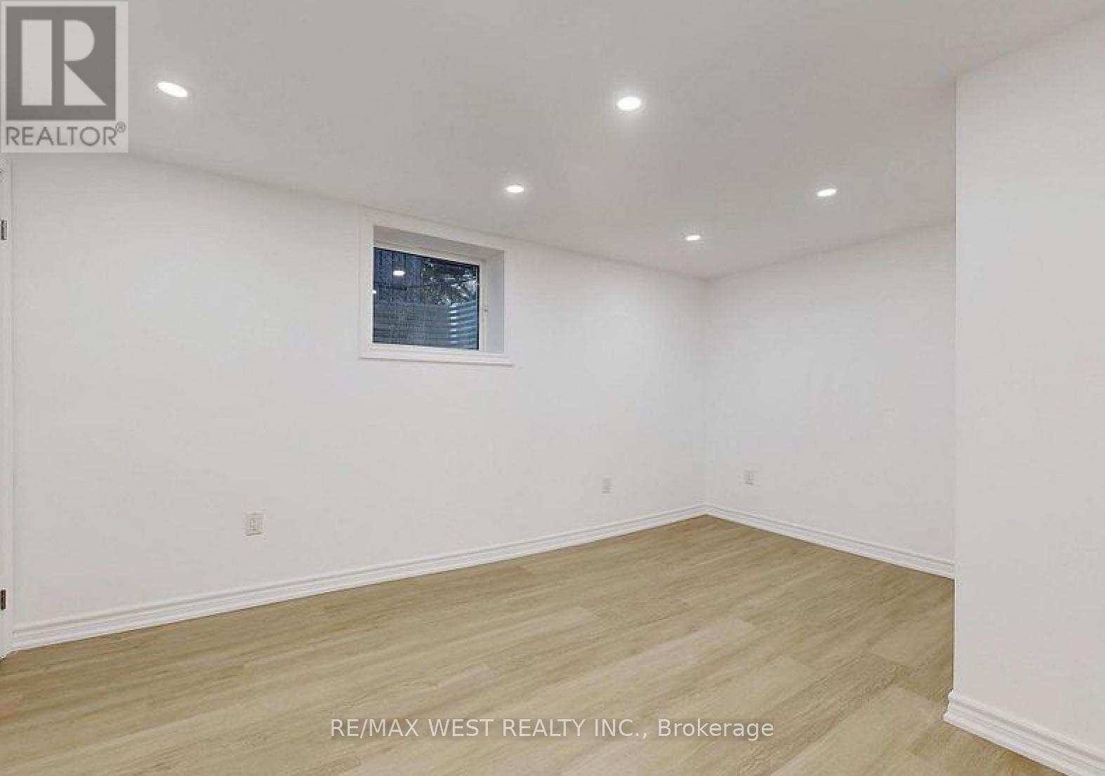 138 Armitage Drive, Newmarket (Central Newmarket), Ontario  L3Y 5L7 - Photo 6 - N12747482