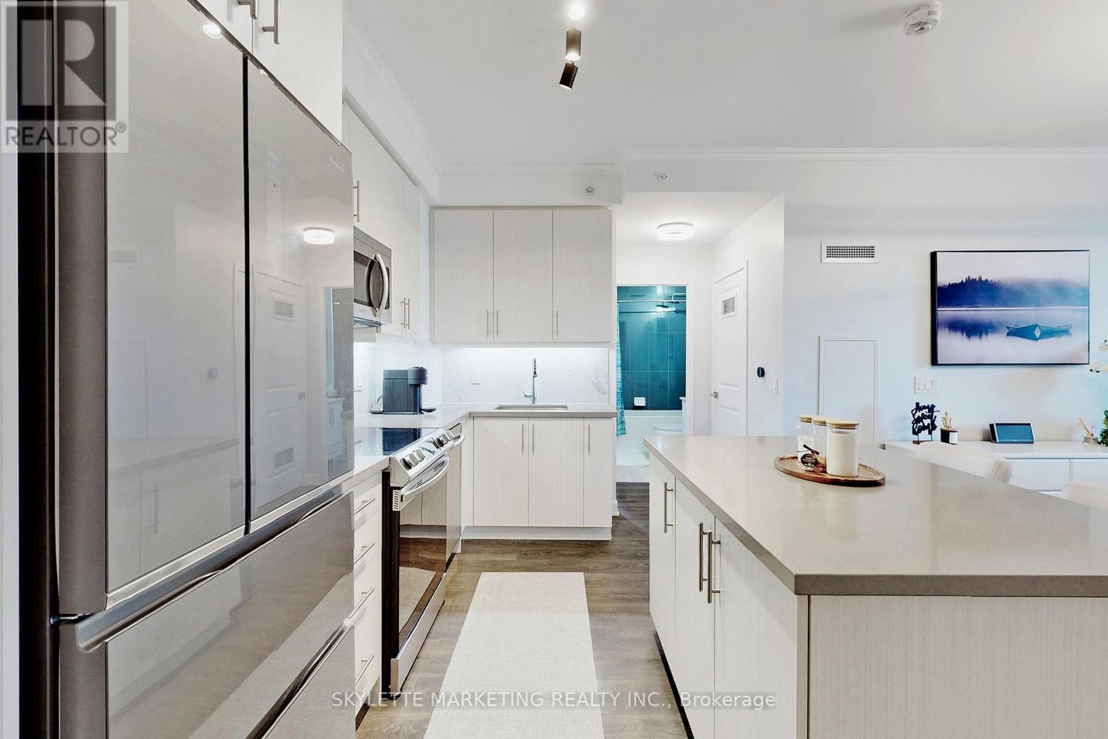 410 - 75 Oneida Crescent, Richmond Hill, Ontario  L4B 0H3 - Photo 9 - N12767668