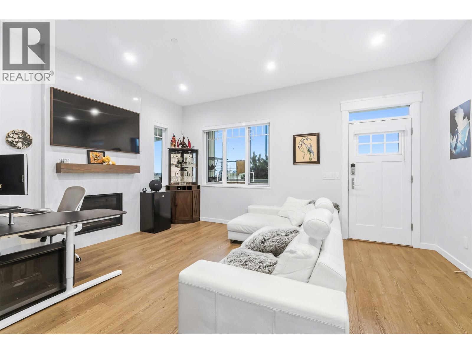 4688 Hazelnut Way, Tsawwassen, British Columbia  V4M 0C5 - Photo 3 - R3084670