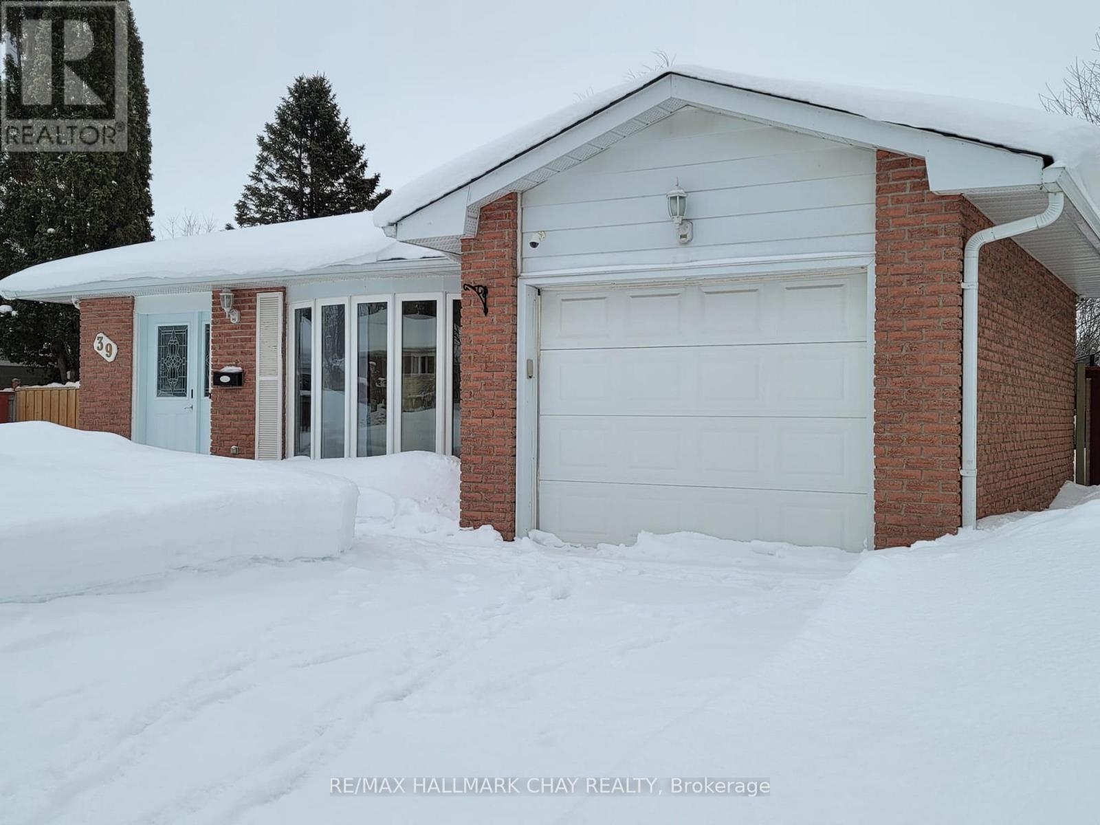 39 Bernick Drive, Barrie (Grove East), Ontario  L4M 5C1 - Photo 2 - S12767618