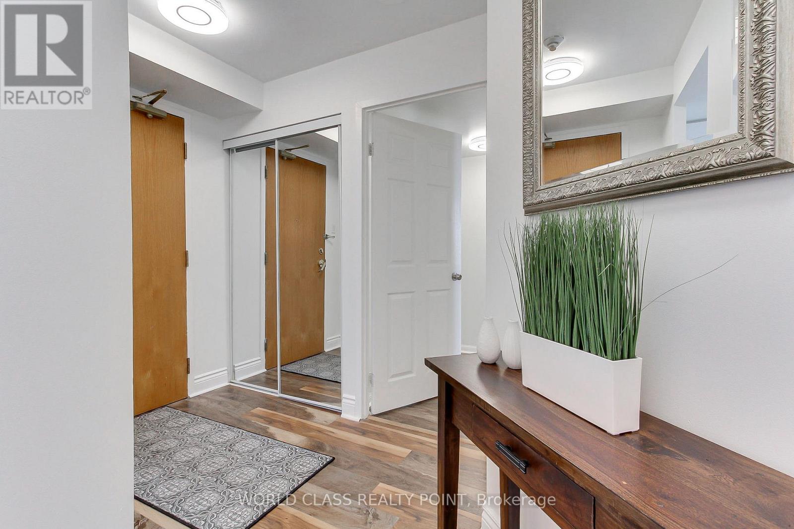 207 - 75 Ellen Street, Barrie, Ontario  L4N 7R6 - Photo 4 - S12767648