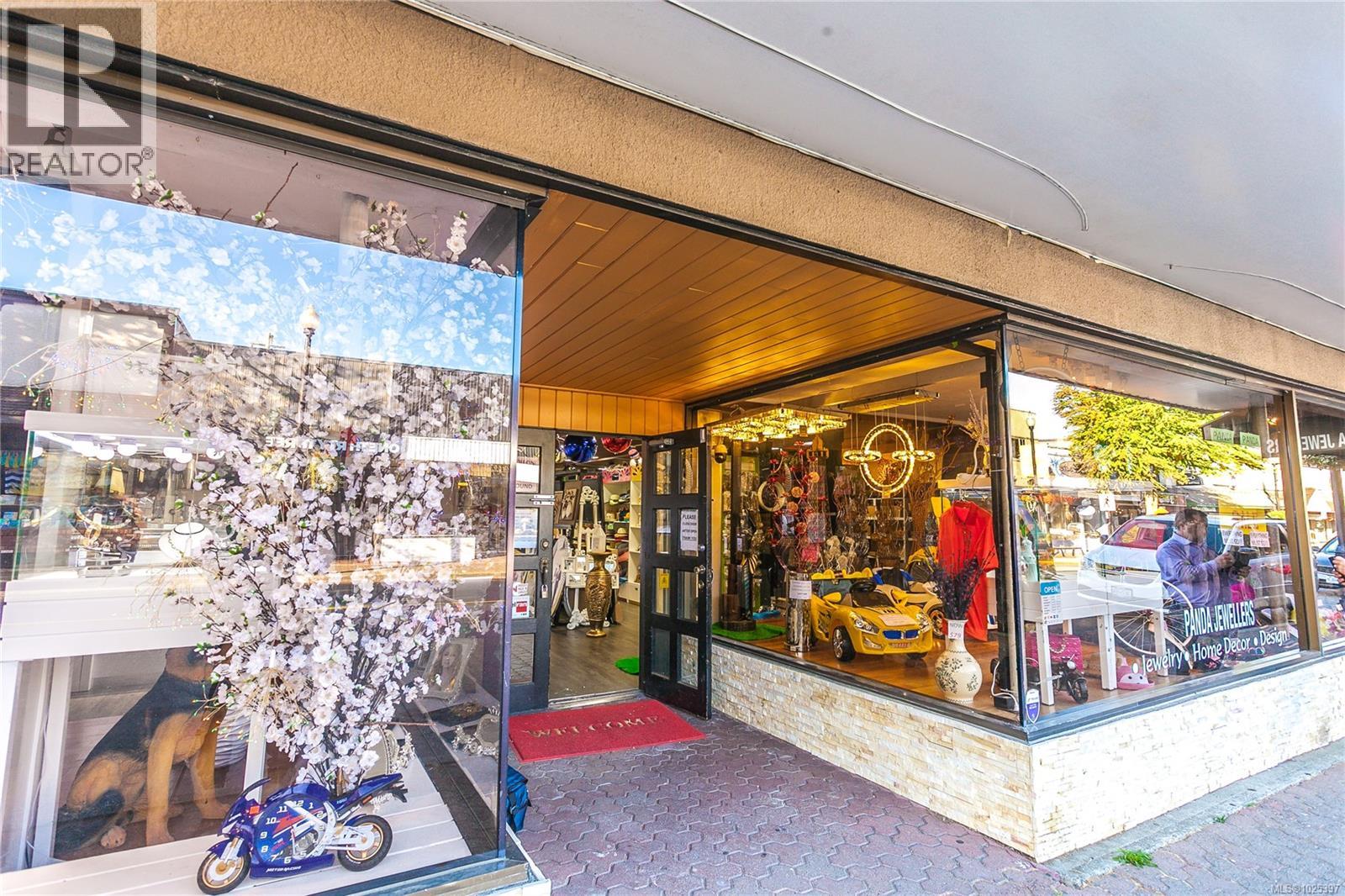 285 5th St, Courtenay, British Columbia  V9N 1J5 - Photo 2 - 1025397