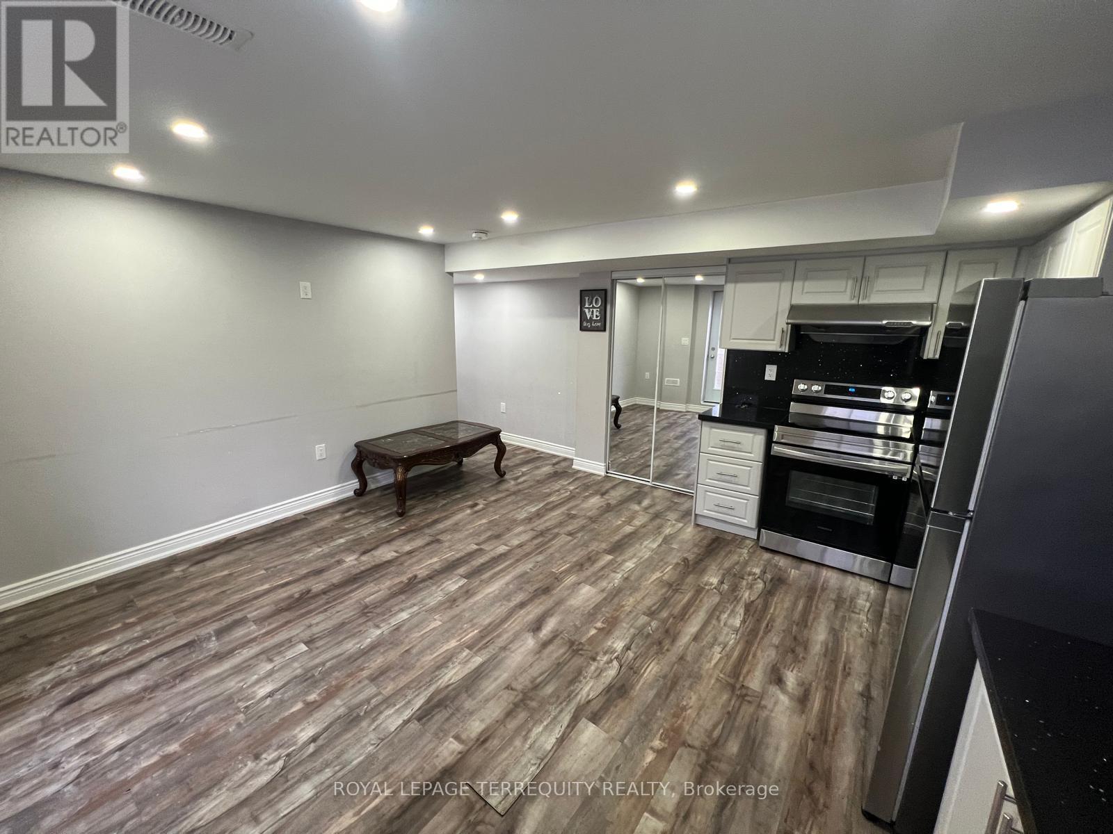 15 Tiger Crescent, Brampton, Ontario  L6R 4C1 - Photo 13 - W12767622