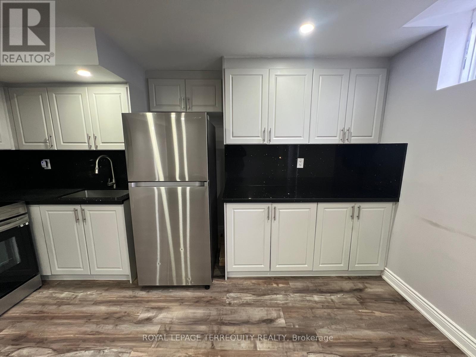 15 Tiger Crescent, Brampton, Ontario  L6R 4C1 - Photo 15 - W12767622