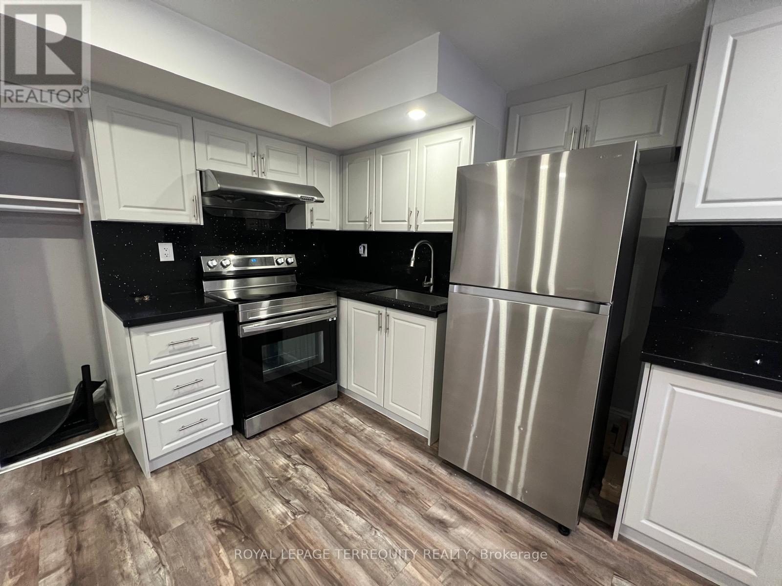 15 Tiger Crescent, Brampton, Ontario  L6R 4C1 - Photo 16 - W12767622