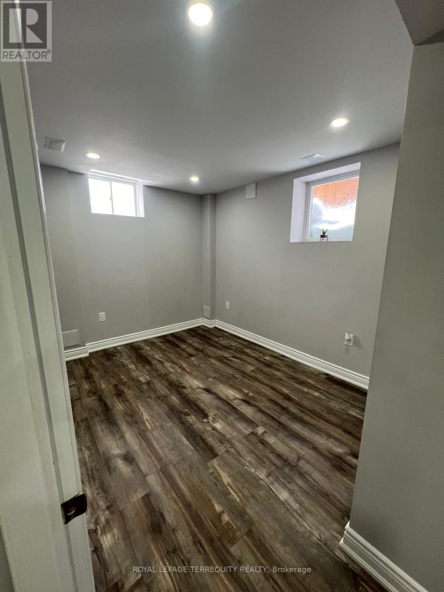 15 Tiger Crescent, Brampton, Ontario  L6R 4C1 - Photo 6 - W12767622