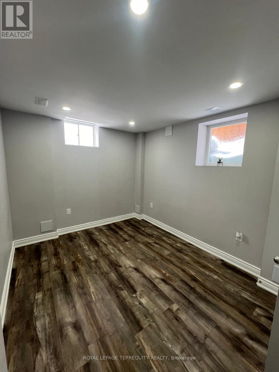 15 Tiger Crescent, Brampton, Ontario  L6R 4C1 - Photo 7 - W12767622