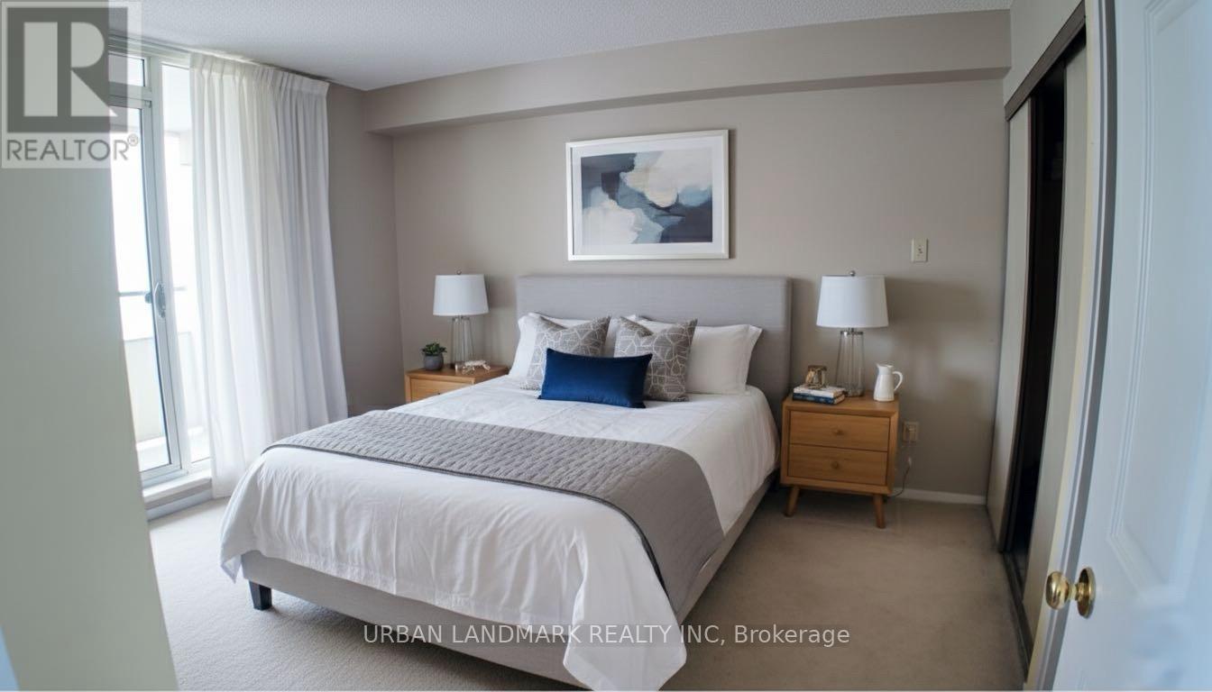 1901 - 55 Elm Drive W, Mississauga, Ontario  L5B 3Z3 - Photo 5 - W12767628