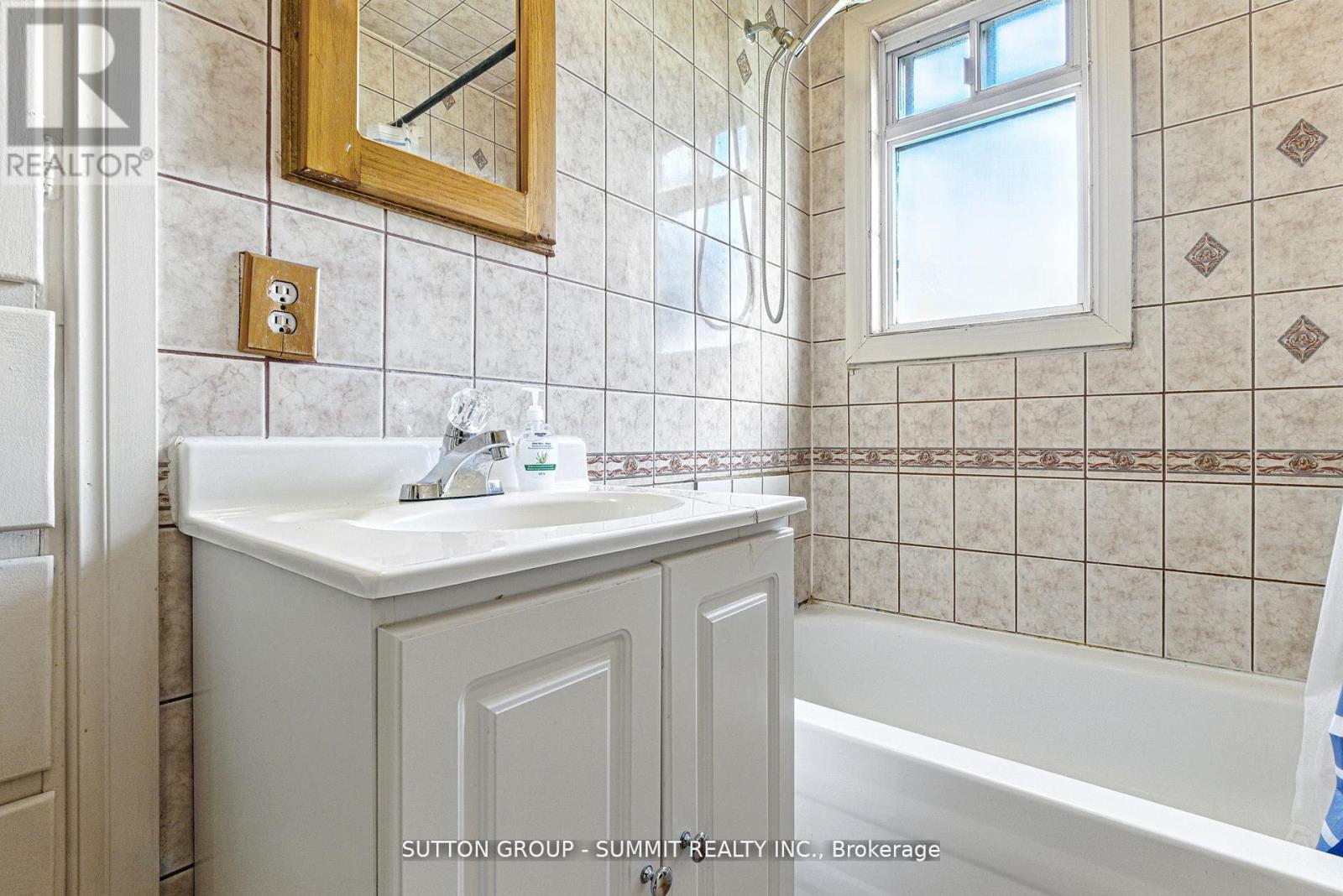 8555 Heritage Road, Brampton, Ontario  L6Y 0E4 - Photo 13 - W12767640