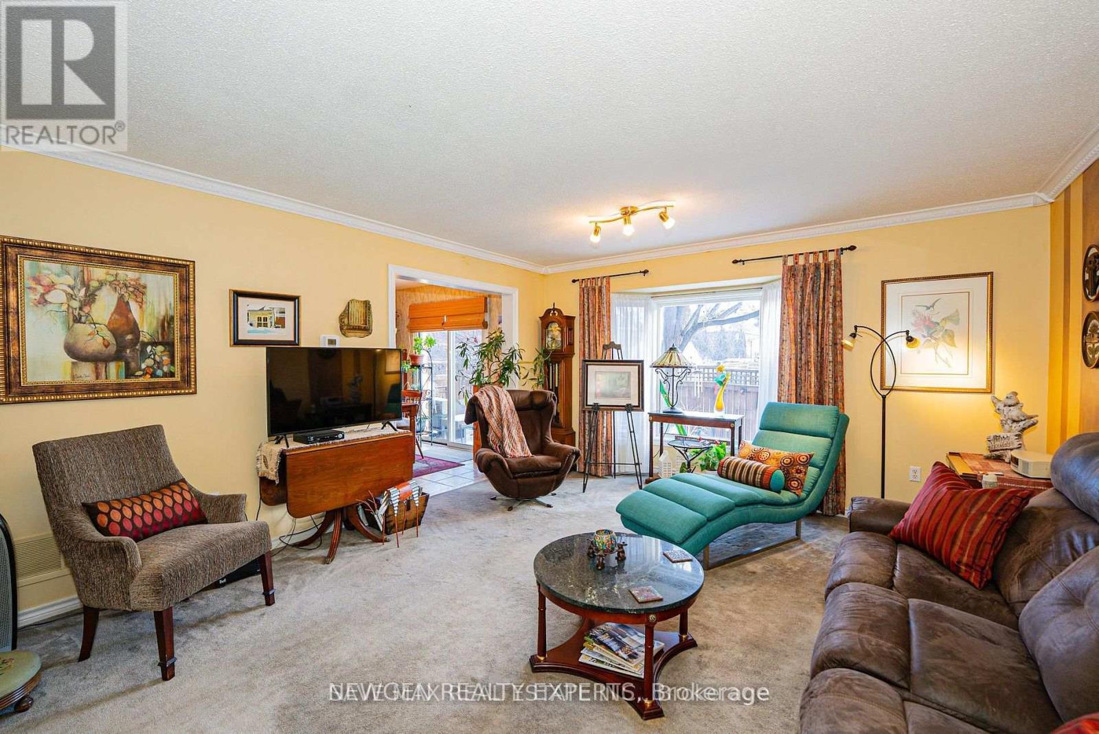 13 Pressed Brick Drive, Brampton, Ontario  L6V 4K8 - Photo 10 - W12767652