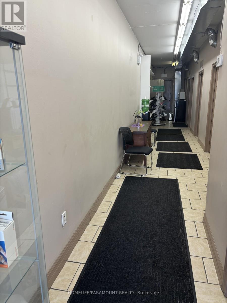 2891 Derry Road E, Mississauga, Ontario  L4T 1A6 - Photo 2 - W12767664