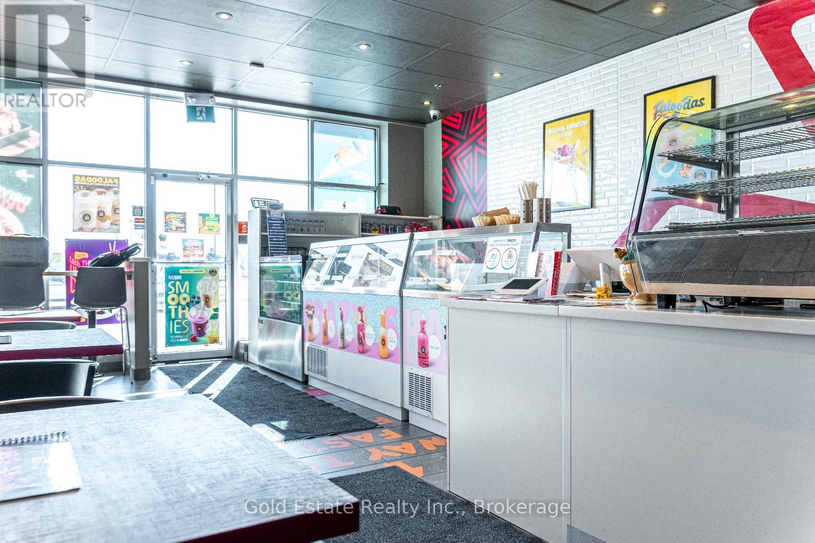 5101 Dixie Road S, Mississauga, Ontario  L4W 0E6 - Photo 2 - W12767674