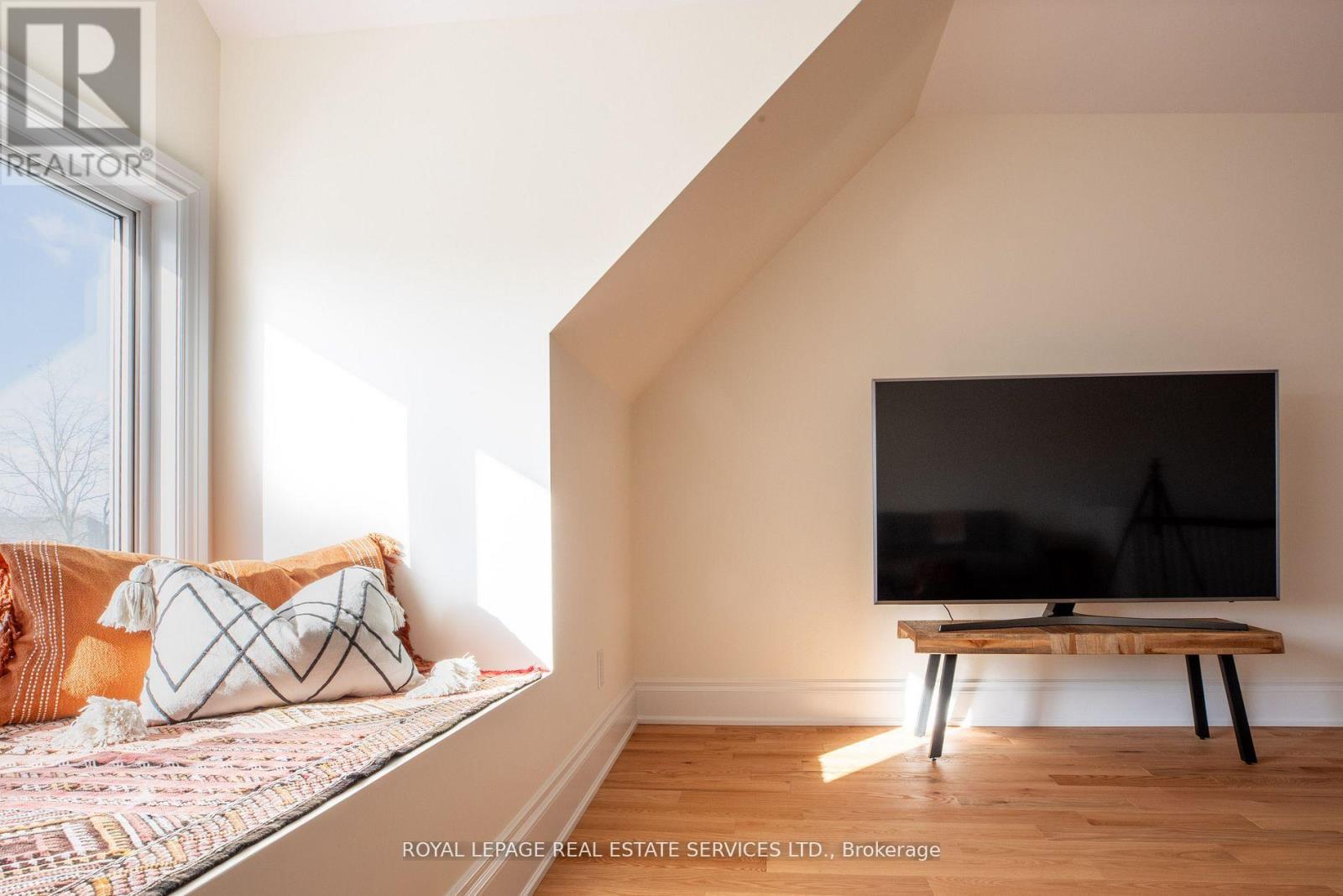 57 Boon Avenue, Toronto, Ontario  M6E 3Z2 - Photo 7 - W12767684