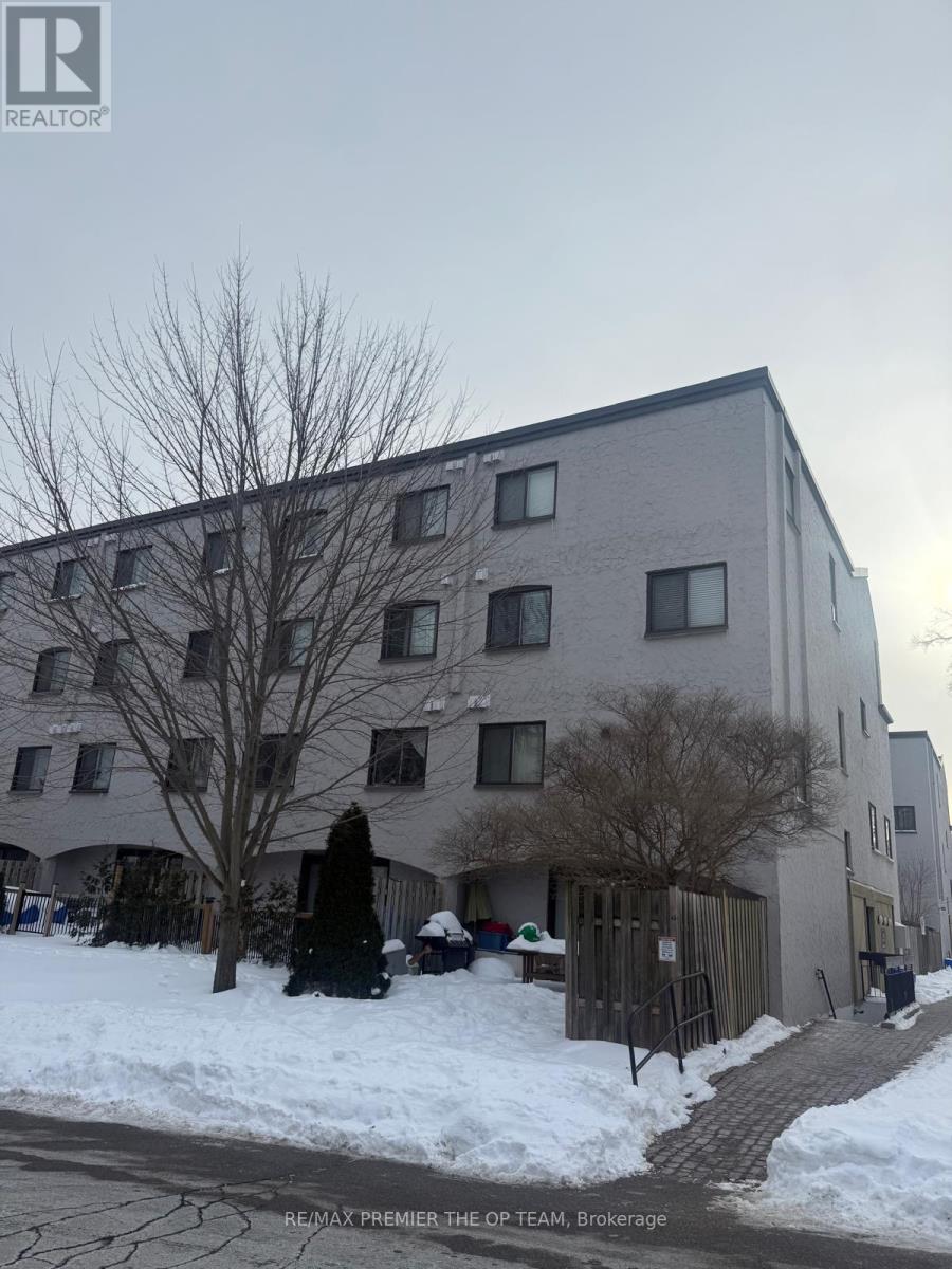 37 - 1016 Falgarwood Drive, Oakville, Ontario  L6H 2P5 - Photo 1 - W12767722