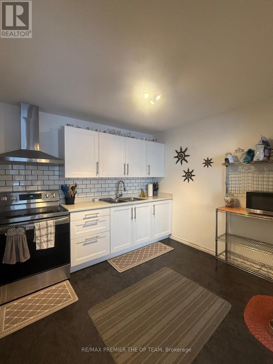 37 - 1016 Falgarwood Drive, Oakville, Ontario  L6H 2P5 - Photo 16 - W12767722