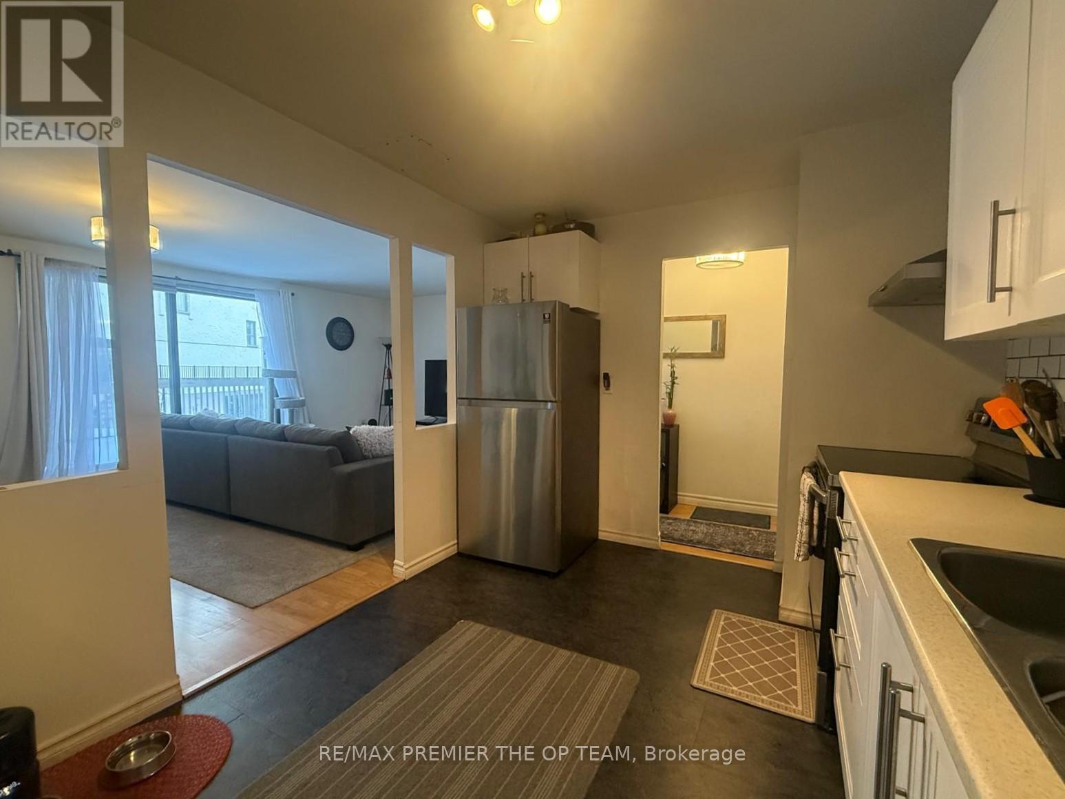 37 - 1016 Falgarwood Drive, Oakville, Ontario  L6H 2P5 - Photo 17 - W12767722