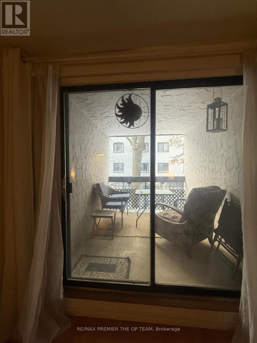 37 - 1016 Falgarwood Drive, Oakville, Ontario  L6H 2P5 - Photo 19 - W12767722