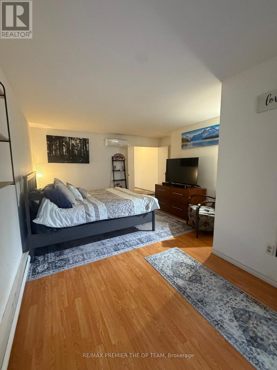 37 - 1016 Falgarwood Drive, Oakville, Ontario  L6H 2P5 - Photo 21 - W12767722