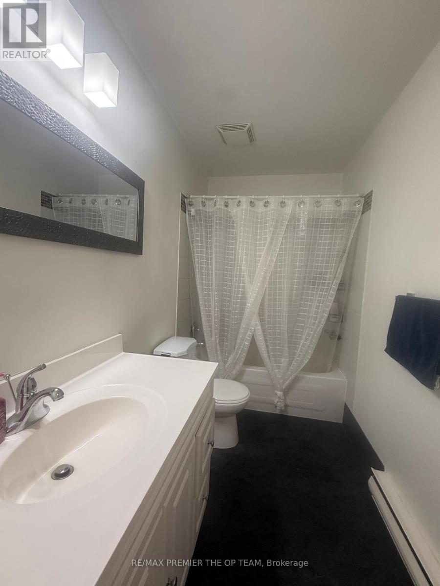 37 - 1016 Falgarwood Drive, Oakville, Ontario  L6H 2P5 - Photo 29 - W12767722