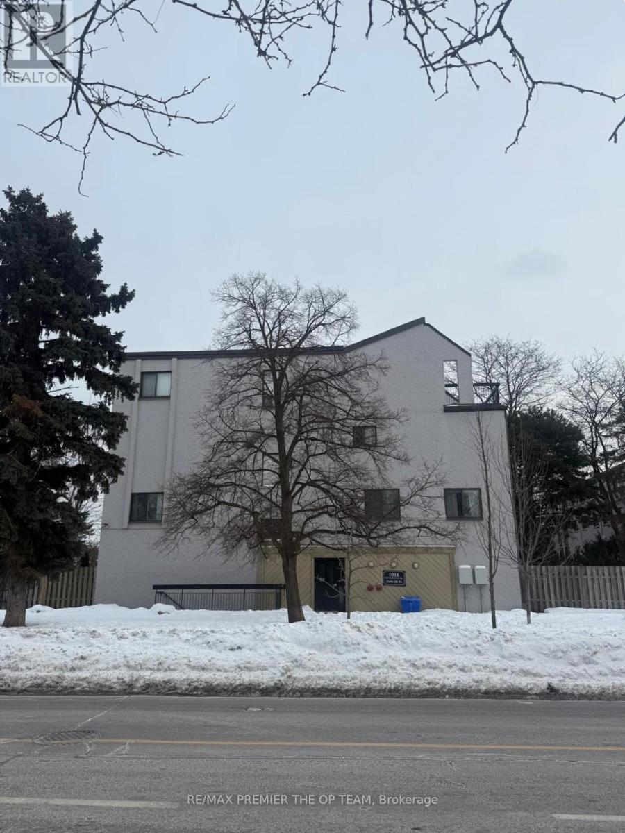 37 - 1016 Falgarwood Drive, Oakville, Ontario  L6H 2P5 - Photo 3 - W12767722