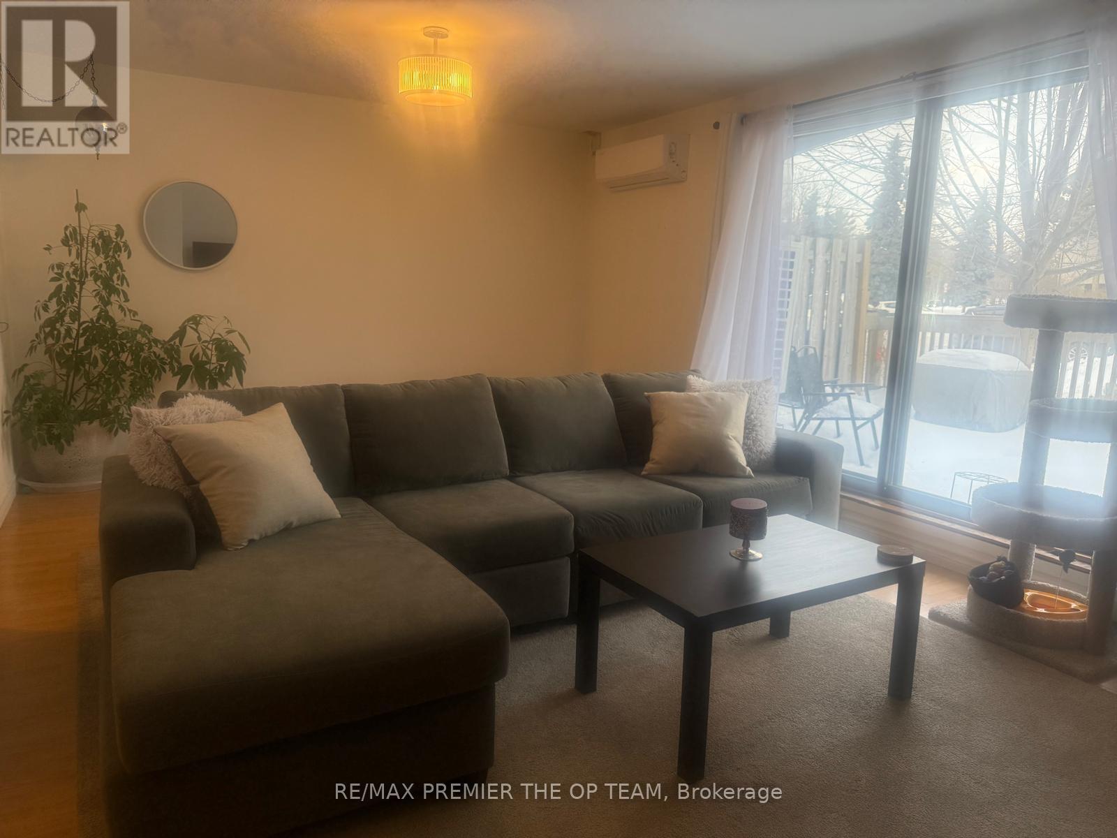 37 - 1016 Falgarwood Drive, Oakville, Ontario  L6H 2P5 - Photo 8 - W12767722