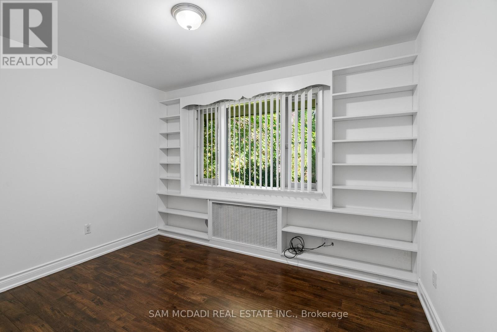 1302 Martley Drive, Mississauga, Ontario  L5H 1N9 - Photo 18 - W12767724