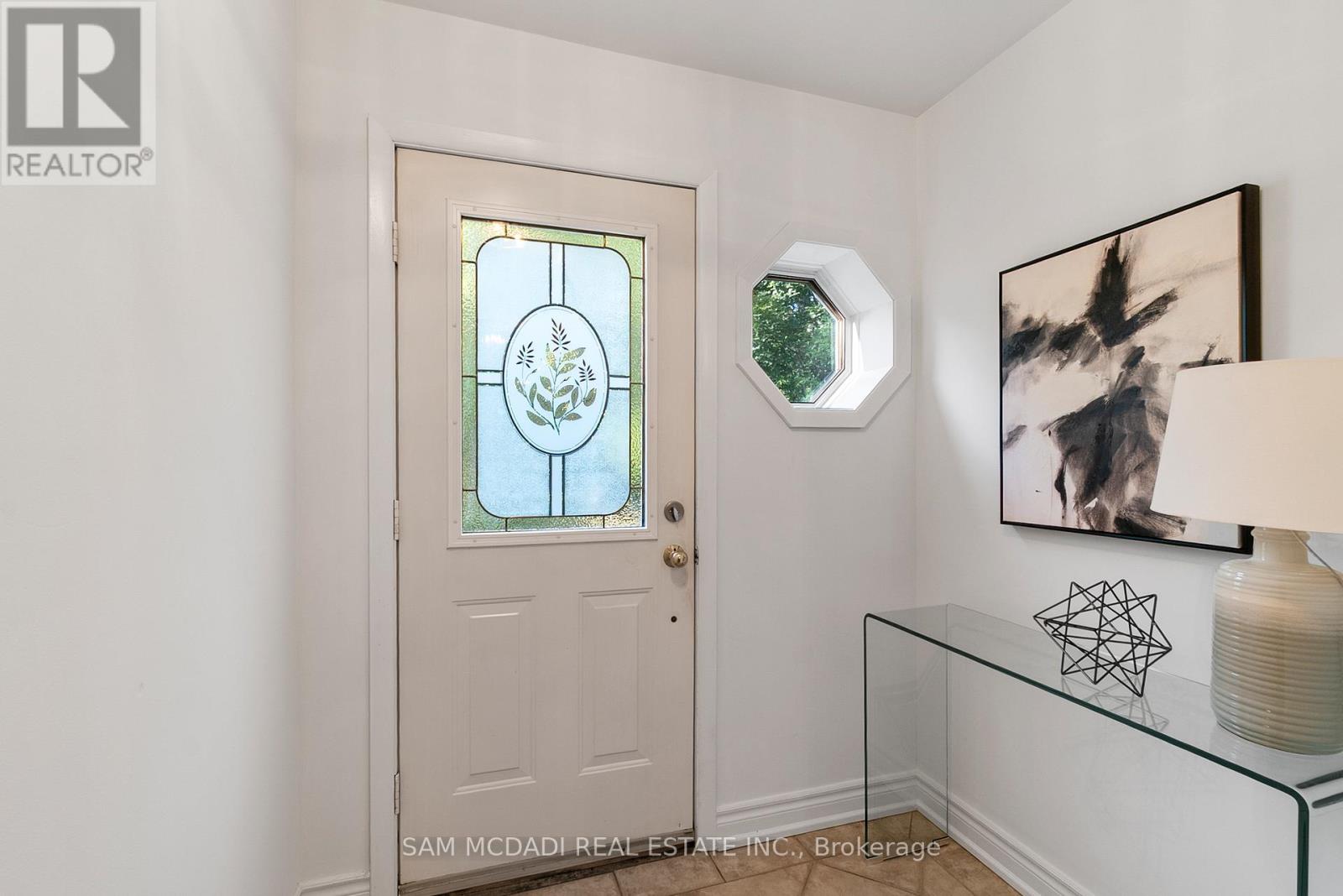 1302 Martley Drive, Mississauga, Ontario  L5H 1N9 - Photo 2 - W12767724