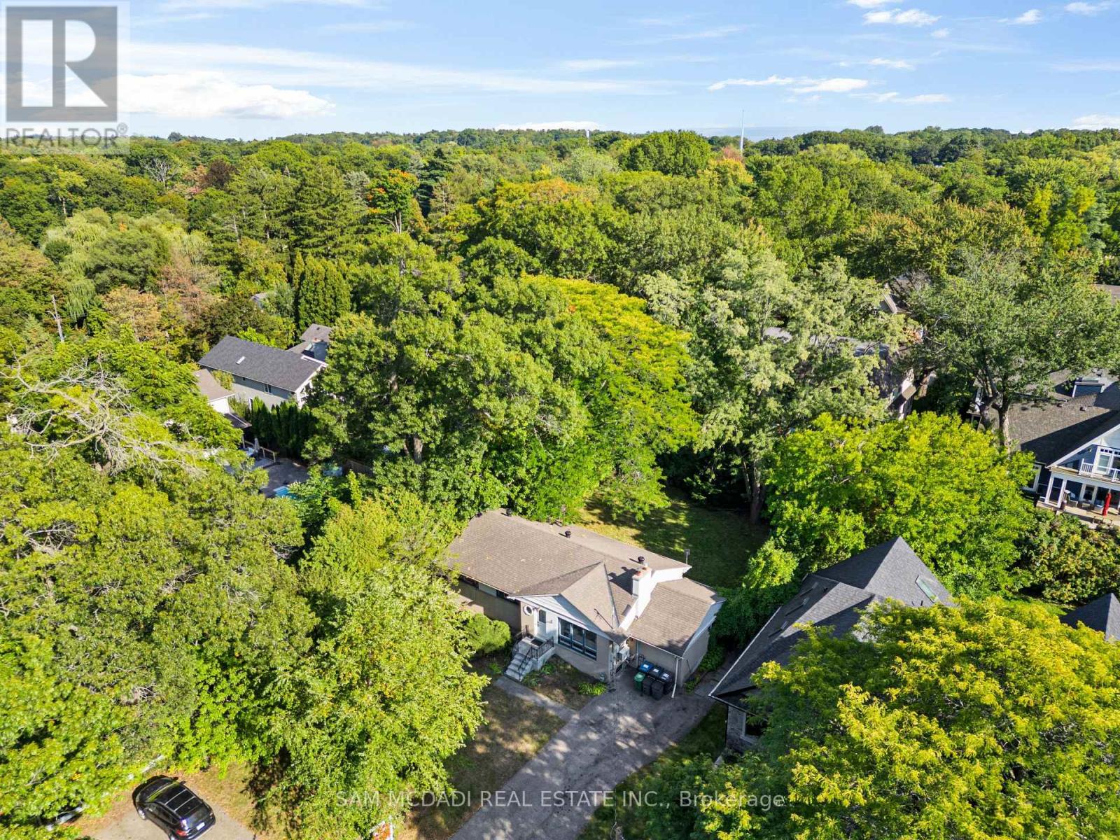 1302 Martley Drive, Mississauga, Ontario  L5H 1N9 - Photo 33 - W12767724