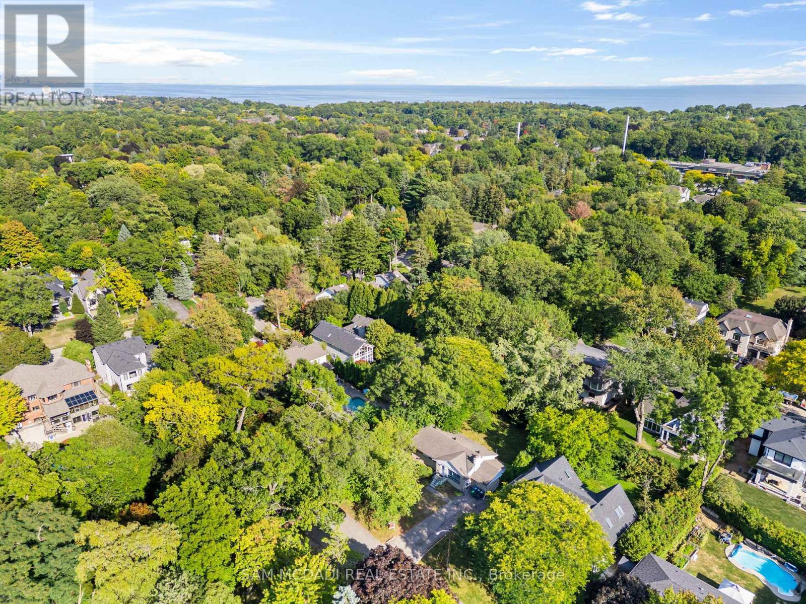 1302 Martley Drive, Mississauga, Ontario  L5H 1N9 - Photo 34 - W12767724