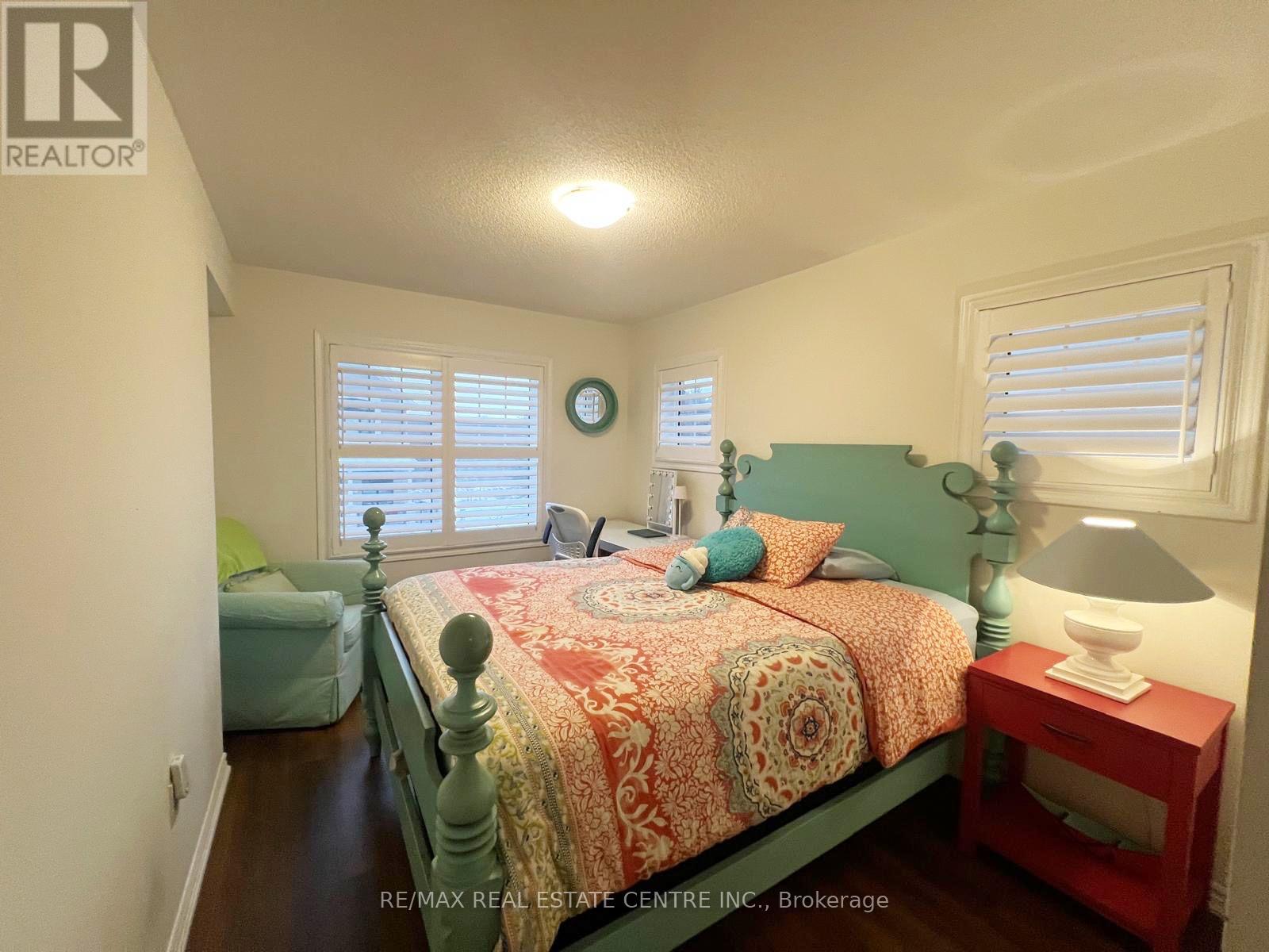 1300 Basswood Crescent, Milton, Ontario  L9T 7E7 - Photo 32 - W12767726