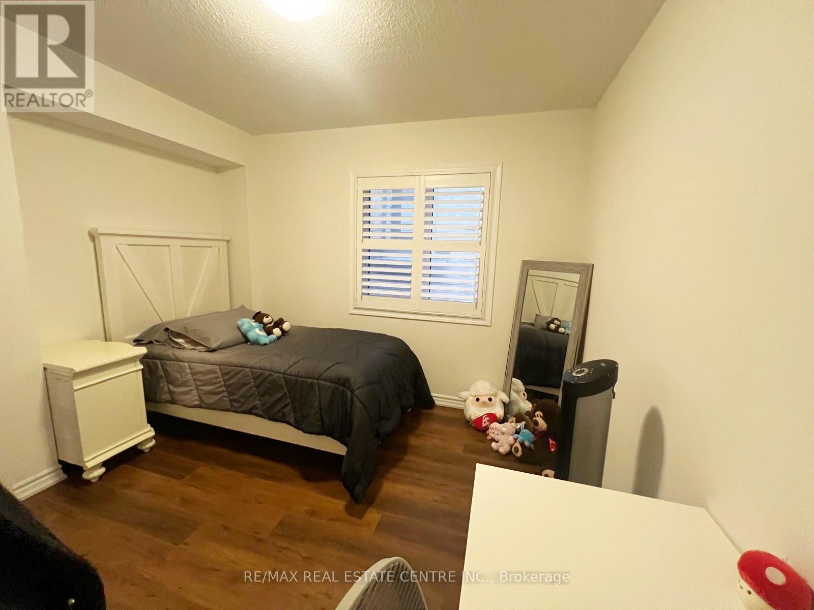 1300 Basswood Crescent, Milton, Ontario  L9T 7E7 - Photo 33 - W12767726