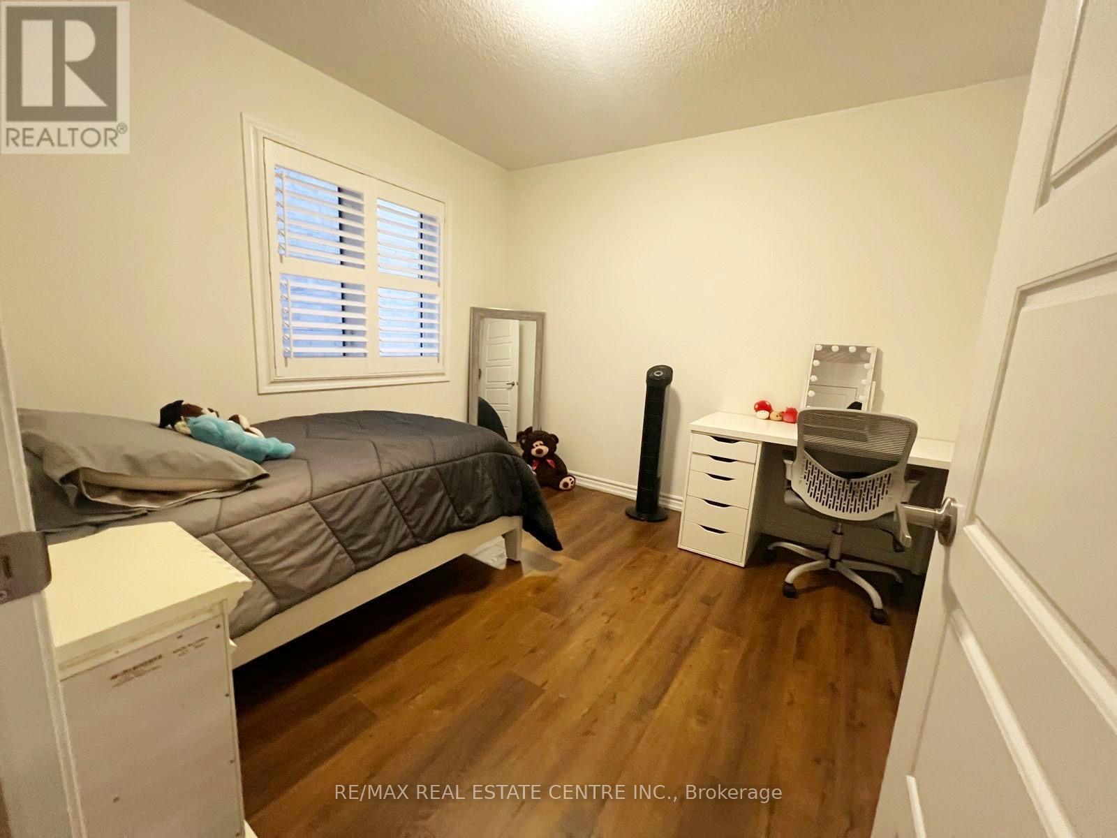 1300 Basswood Crescent, Milton, Ontario  L9T 7E7 - Photo 34 - W12767726