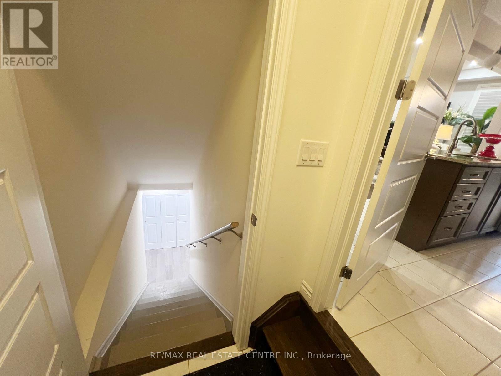 1300 Basswood Crescent, Milton, Ontario  L9T 7E7 - Photo 38 - W12767726