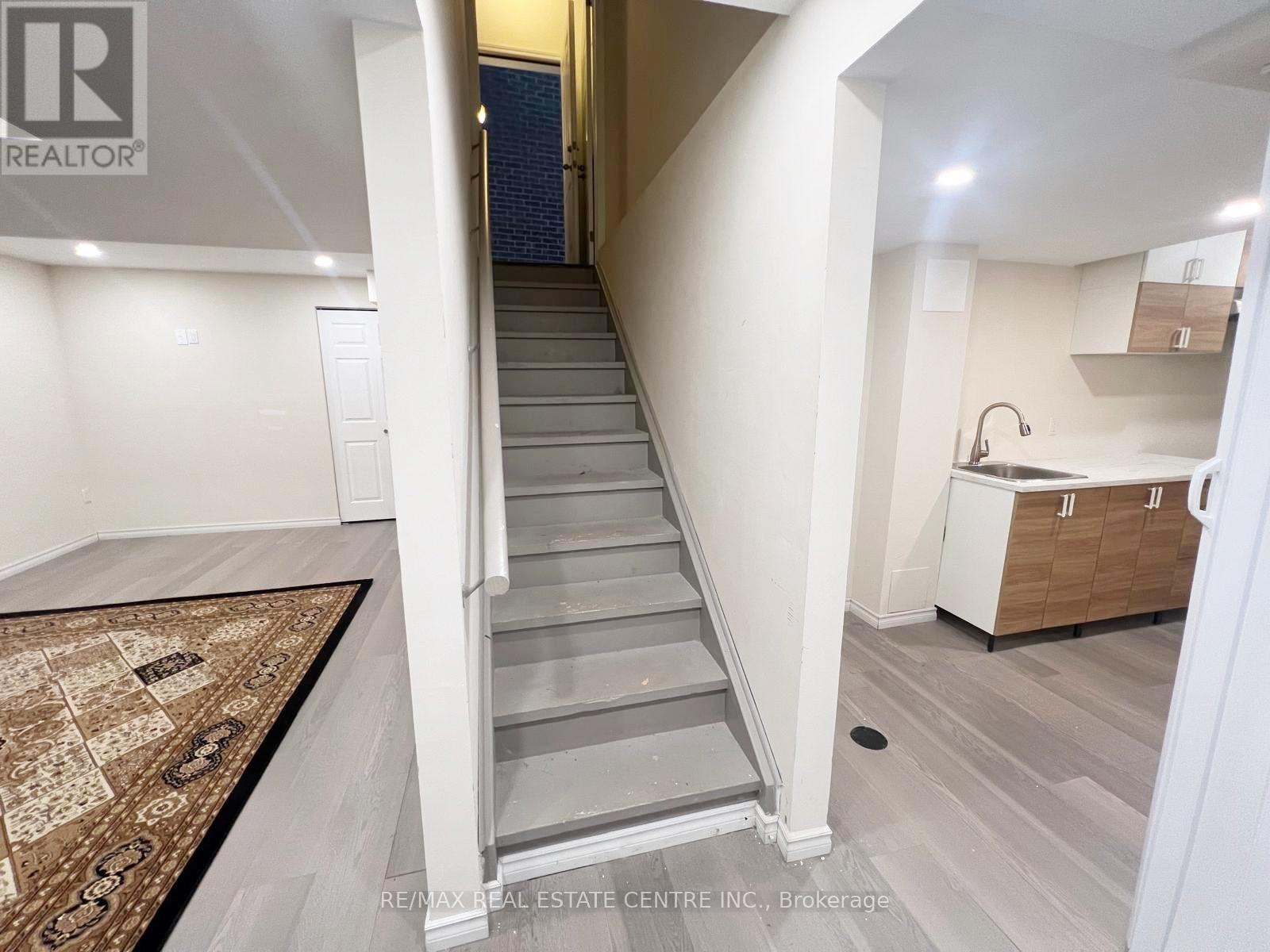 1300 Basswood Crescent, Milton, Ontario  L9T 7E7 - Photo 39 - W12767726