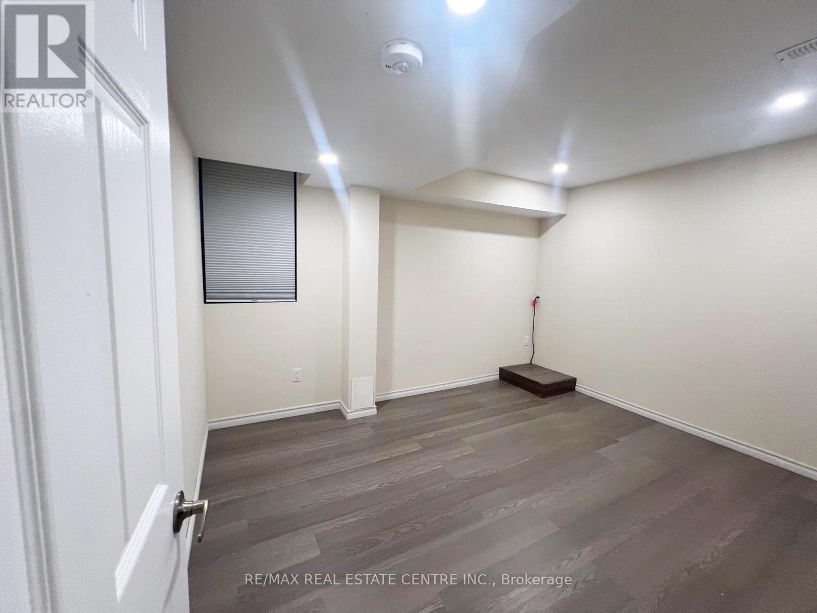 1300 Basswood Crescent, Milton, Ontario  L9T 7E7 - Photo 43 - W12767726