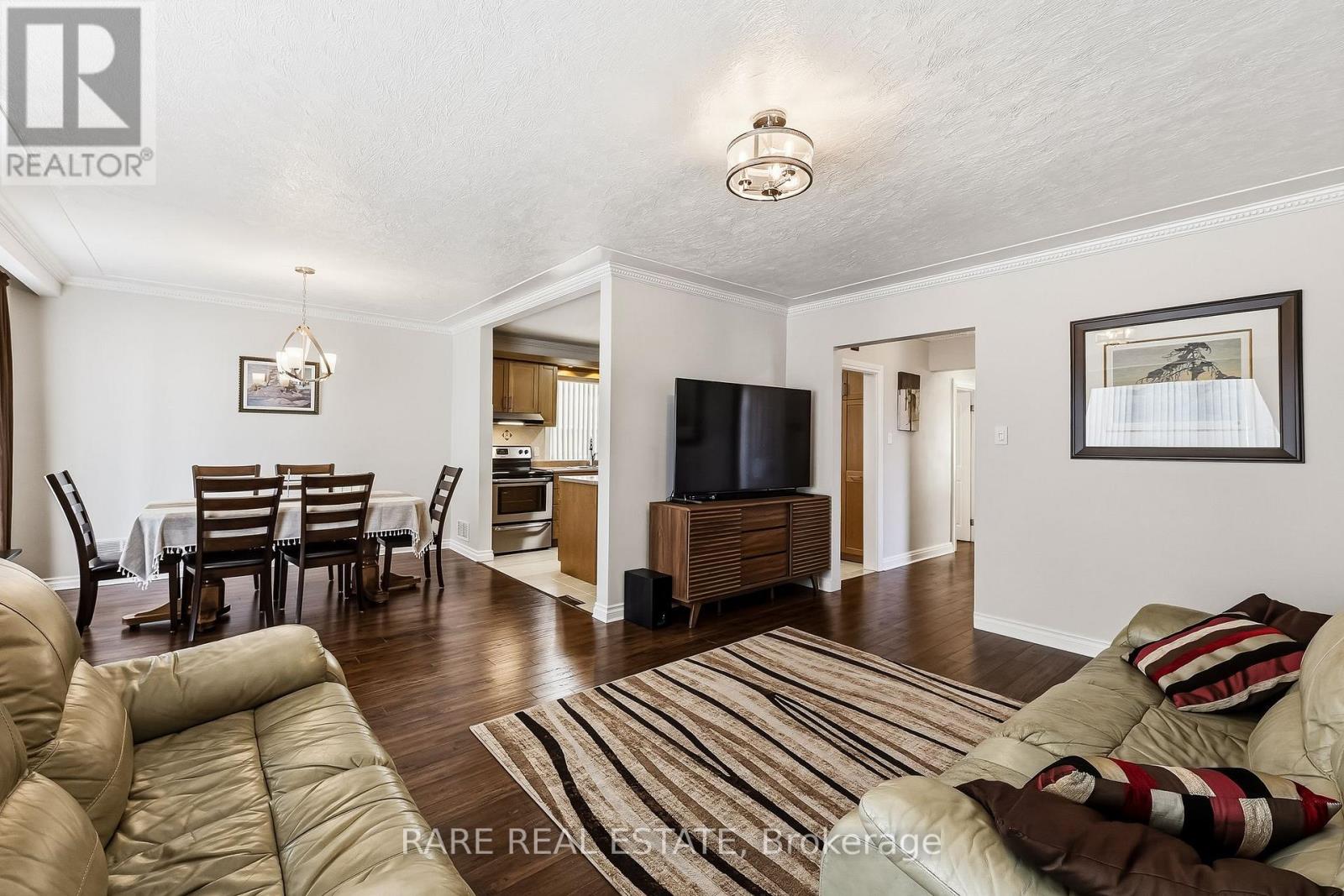 81 Tavistock Road, Toronto, Ontario  M3M 2N8 - Photo 7 - W12767744