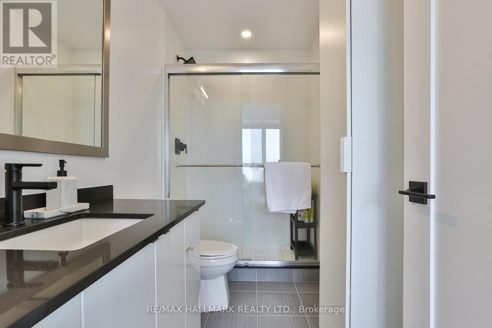 2004 - 50 Thomas Riley Road, Toronto, Ontario  M9B 0C5 - Photo 29 - W12767748