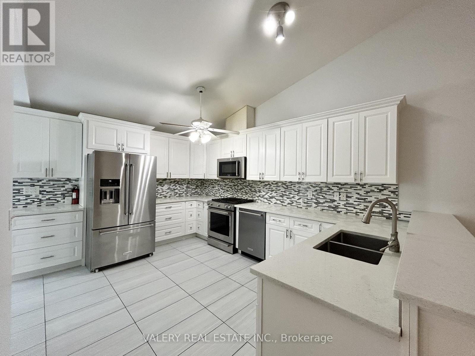 3 - 1559 Chateau Avenue, Tecumseh, Ontario  N8P 1M3 - Photo 3 - X12767698