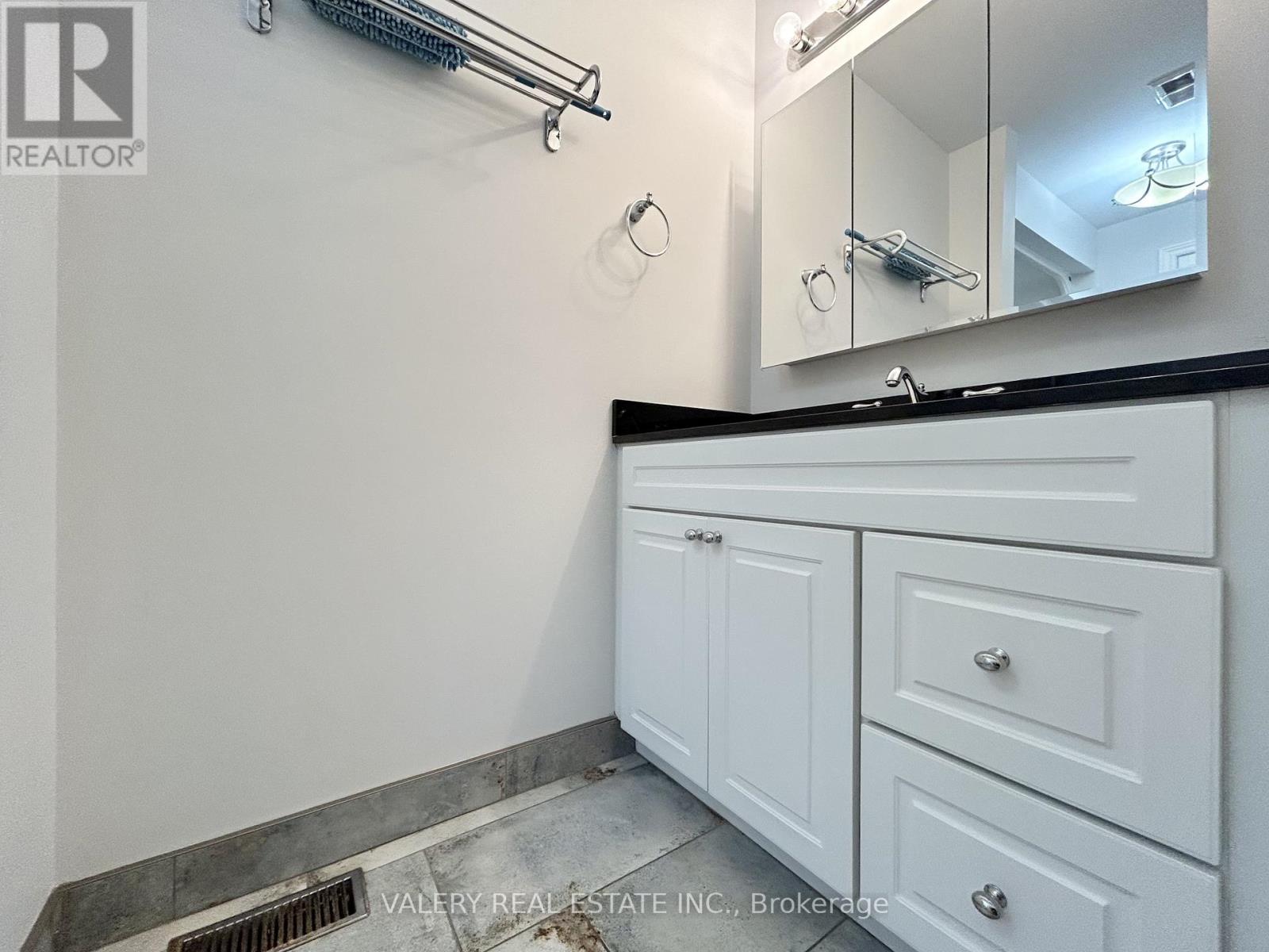 3 - 1559 Chateau Avenue, Tecumseh, Ontario  N8P 1M3 - Photo 8 - X12767698