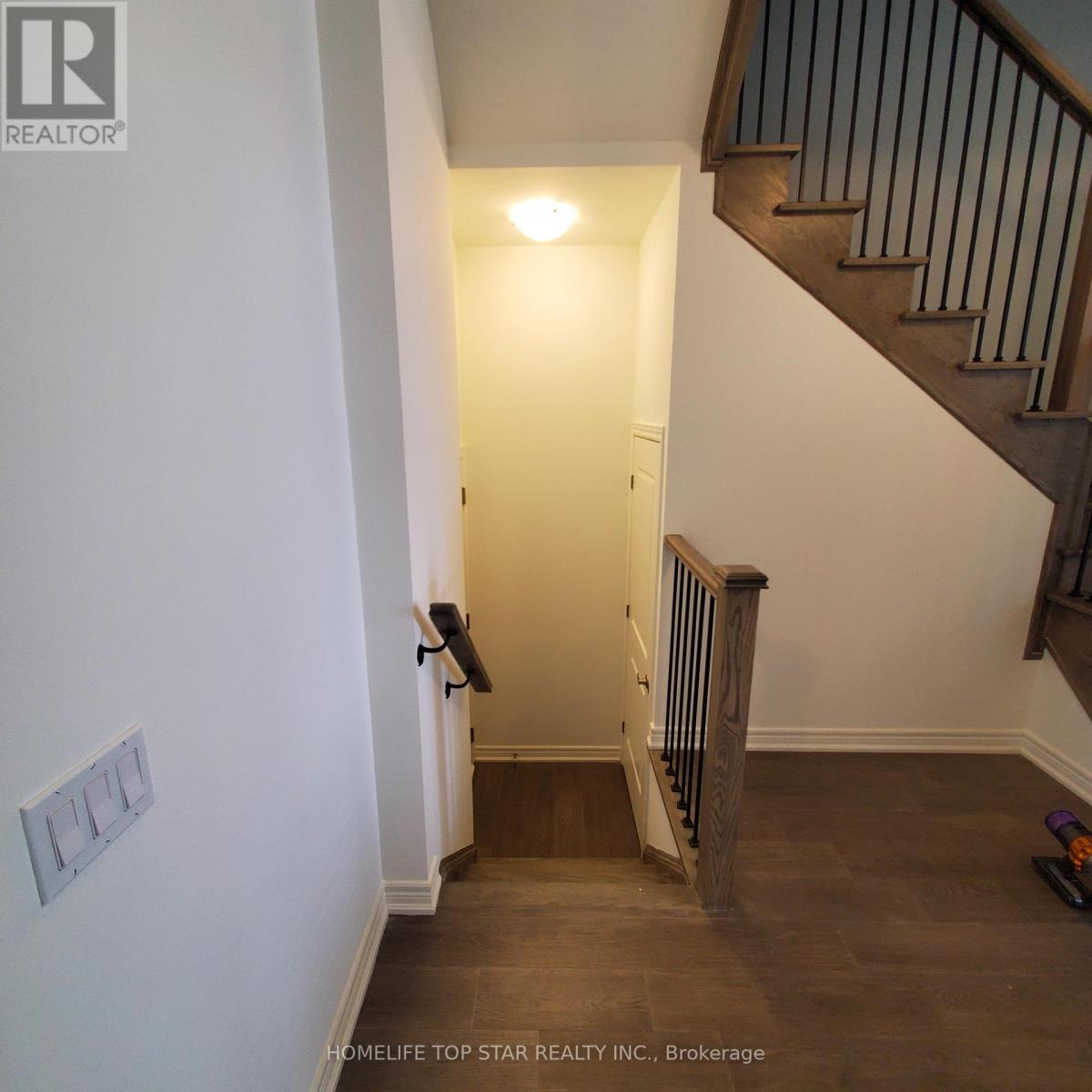 95 Picardy Drive, Hamilton, Ontario  L8J 2X1 - Photo 12 - X12767714