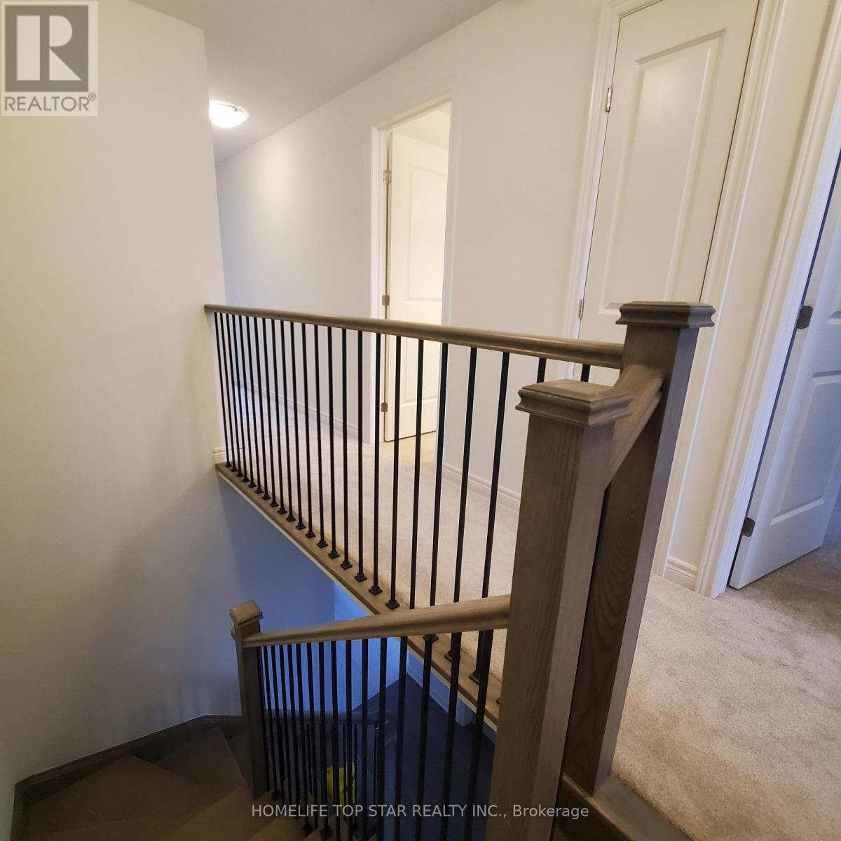 95 Picardy Drive, Hamilton, Ontario  L8J 2X1 - Photo 4 - X12767714