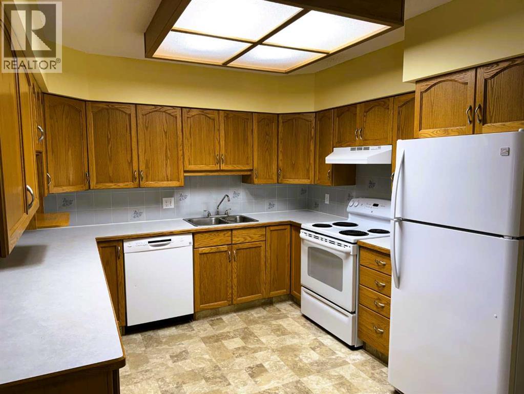 44 Dale Close, Red Deer, Alberta  T4R 2L5 - Photo 5 - A2276194